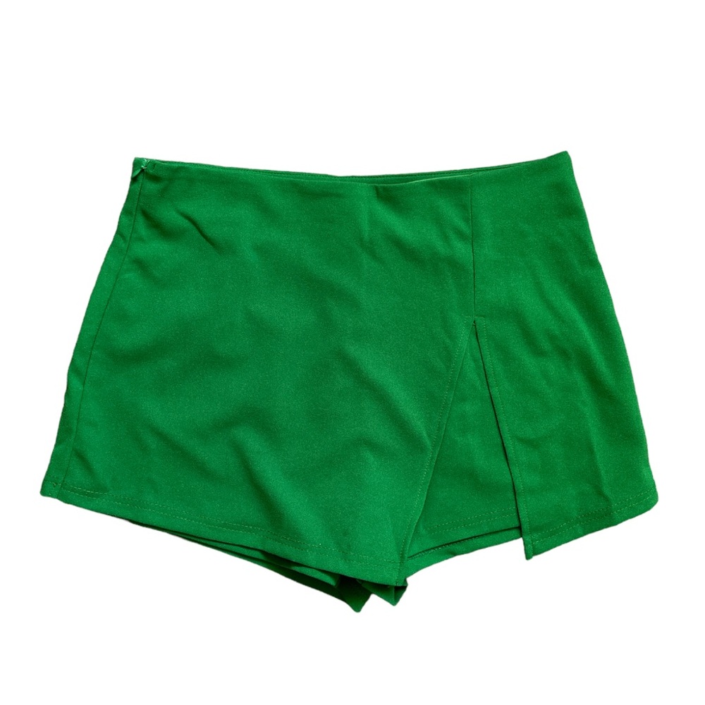 EUC Green Skort size L - Picture 2 of 3